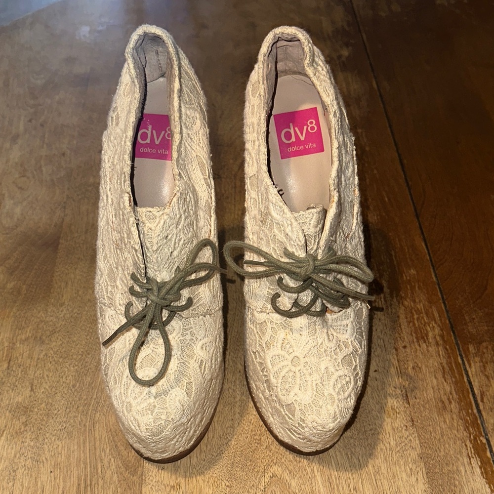 DV8 by Dolce Vita Alliance Ivory Crotchet Lace Platform Booties